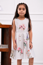 Heidi - Girls's Sleeveless Pleated Dress